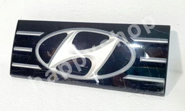 Insignia del emblema de la rejilla del parachoques delantero OEM 86367G2000 para Hyundai Ioniq 2016-2019 